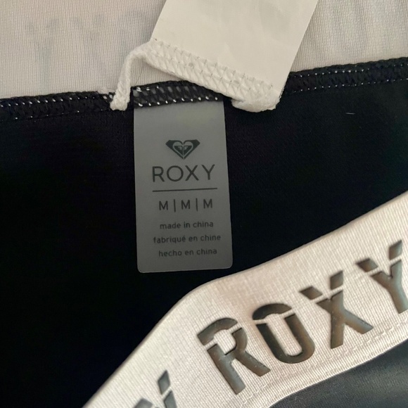 Black and White Roxy Bikini/Bathing Suit Size Medium - Picture 4 of 4